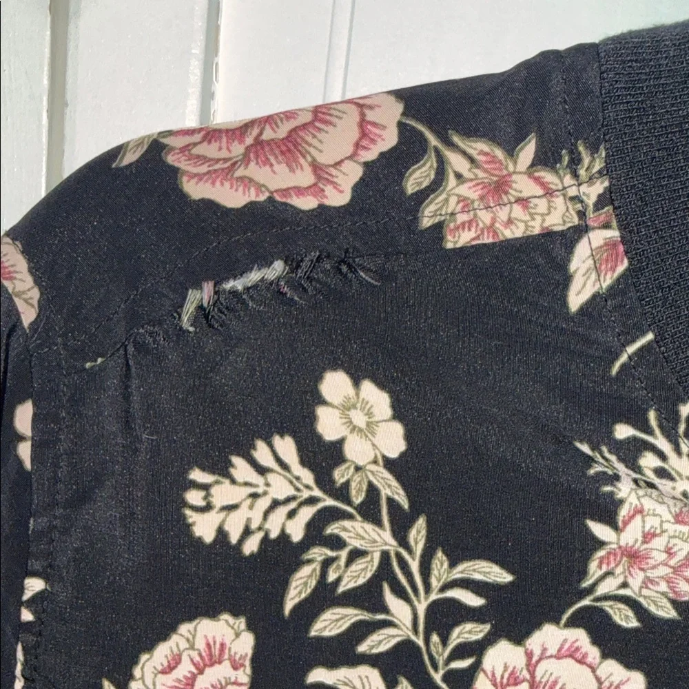 Floral Zip-Front Bomber Jacket - Black with Pink Floral Size 1X fits M & L - Picture 4 of 6